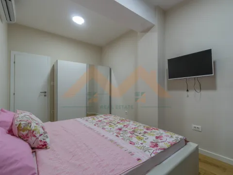 Izdavanje, dvosoban stan, 70m², Centar, Podgorica - image 8