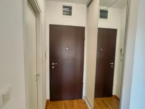Rent, studio apartment, 27m², City Kej, Podgorica - image 4
