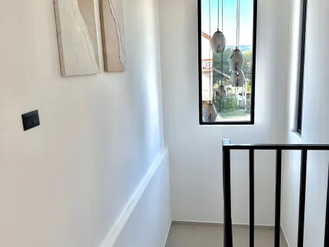 Izdavanje, kuća, 225m², Gornja Gorica, Podgorica - image 8