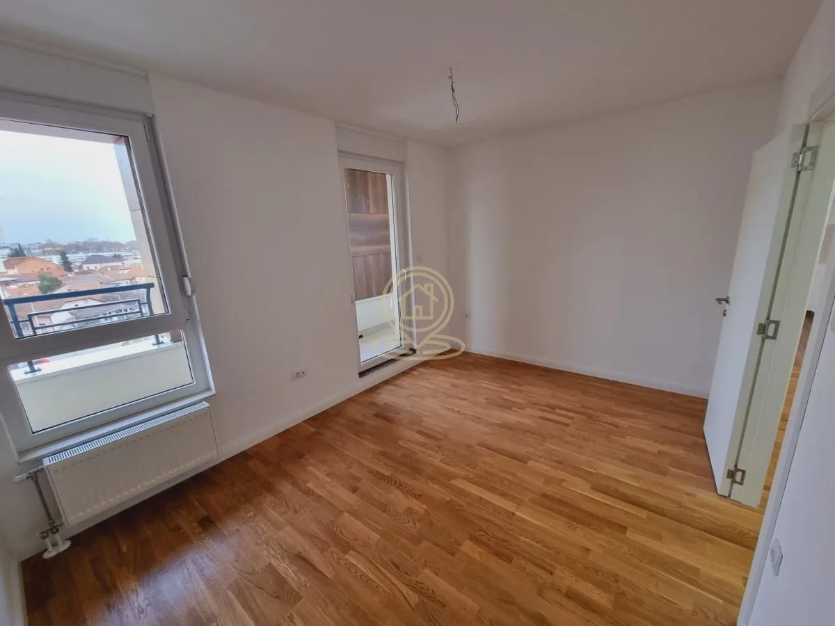 Prodaja, trosoban stan, 63m², Bulevar patrijarha Pavla, Novi Sad Sve Podlokacije
