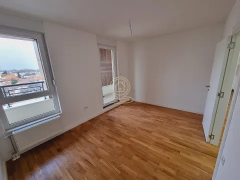 Prodaja, trosoban stan, 63m², Bulevar patrijarha Pavla, Novi Sad Sve Podlokacije - image 2