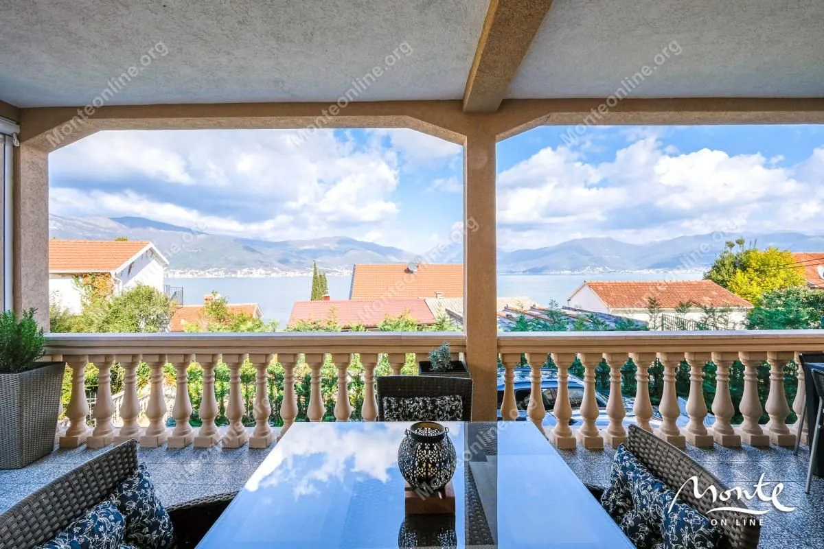 Prodaja, kuća, 210m², Krašići, Tivat