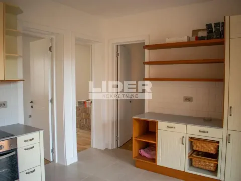 Izdavanje, kuća, 145m², Zemun Gornji Grad, Zemun Sve Podlokacije - image 14
