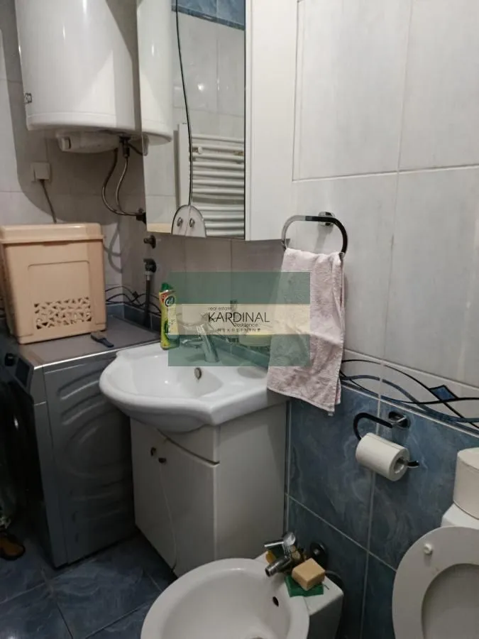 Izdavanje, trosoban stan, 73m², Novi Sad, Srbija