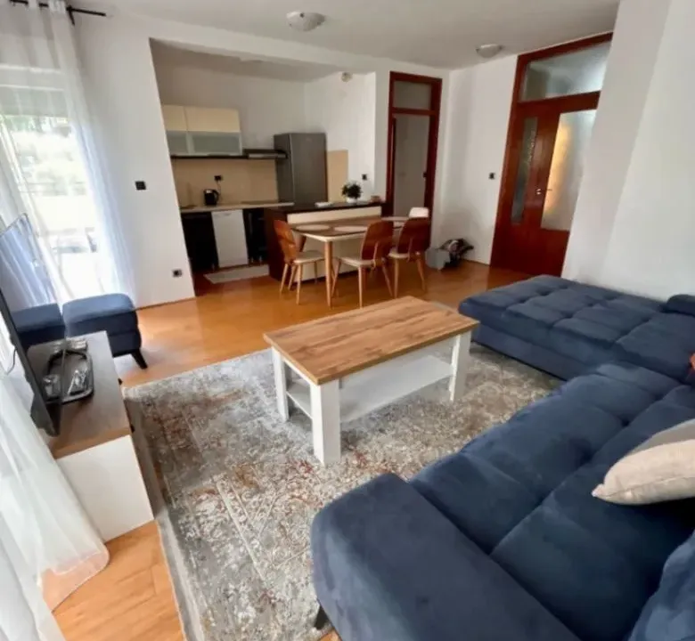 Izdavanje, dvosoban stan, 69m², Zagorič, Podgorica