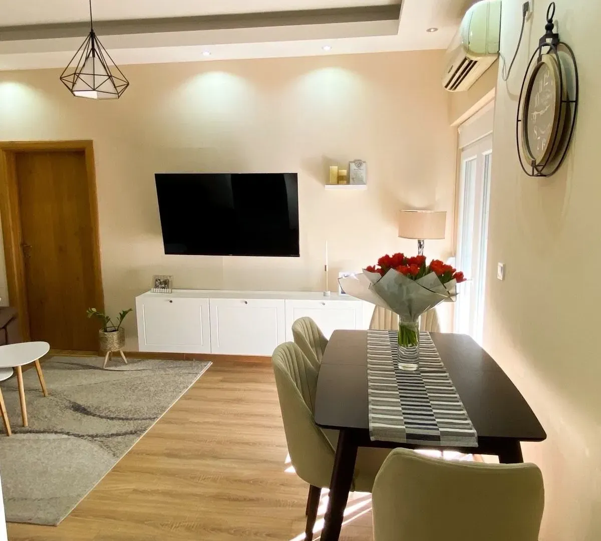Izdavanje, dvosoban stan, 58m², Bijeli Do, Budva