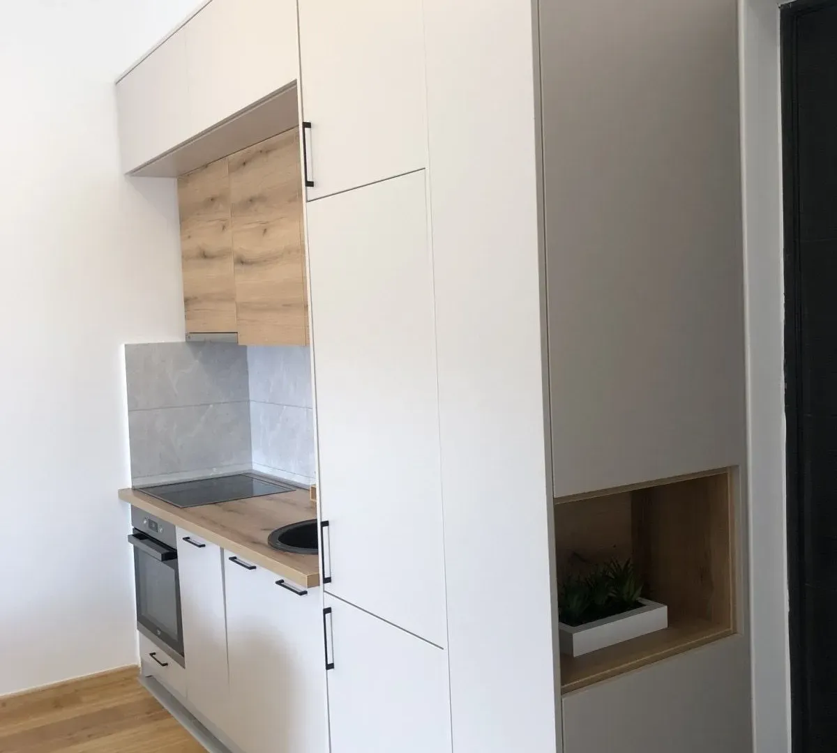 Izdavanje, jednosoban stan, 40m², Ilino, Bar