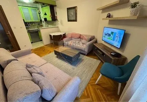 Izdavanje, jednosoban stan, 38m², Blok 9, Podgorica