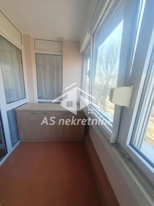 Izdavanje, trosoban stan, 70m², Novi Beograd Blok 33, Novi Beograd Sve Podlokacije
