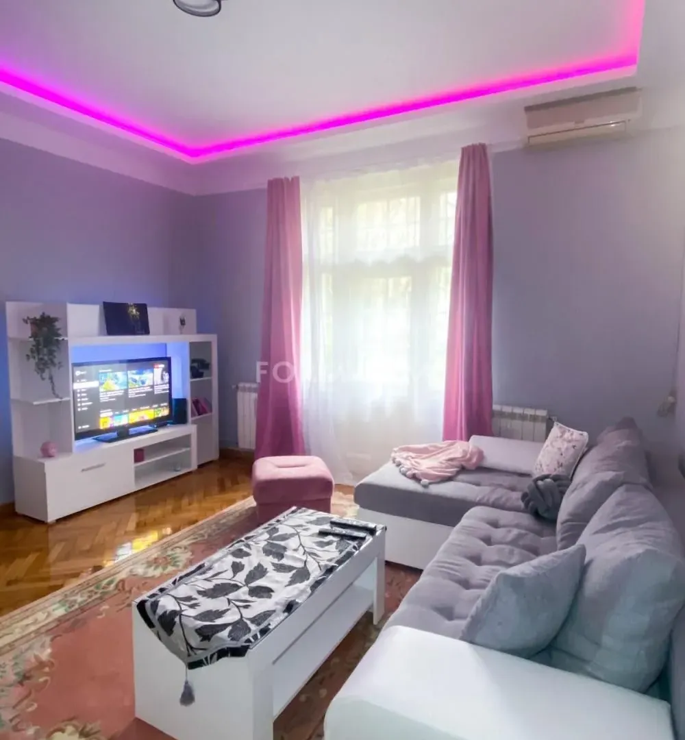 Izdavanje, dvosoban stan, 52m², Cvetni Trg, Vračar Sve Podlokacije