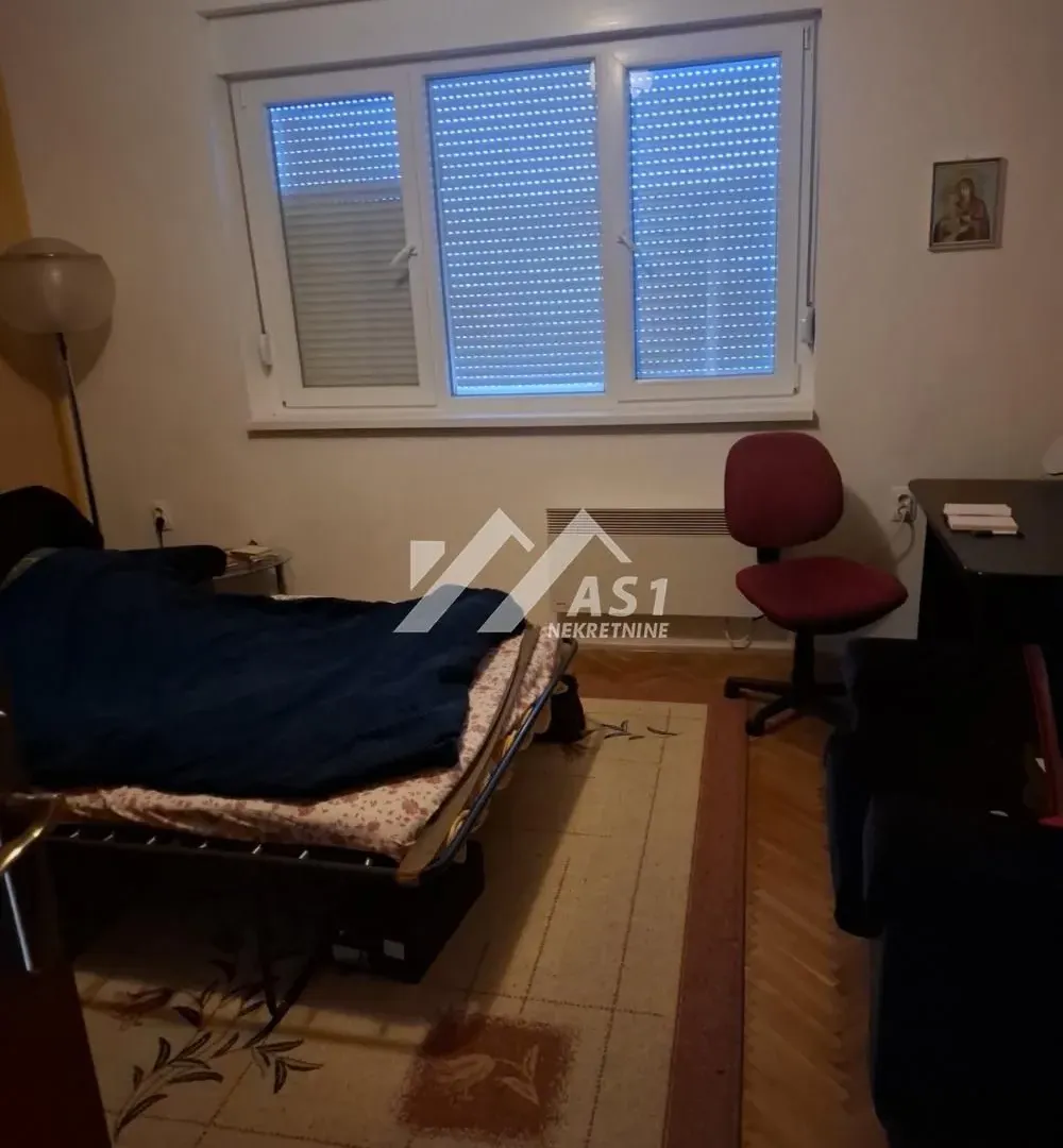 Prodaja, kuća, 266m², Futog, Novi Sad Sve Podlokacije