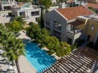 Sale, three bedroom apartment, 180m², Portonovi, Herceg Novi - image 1