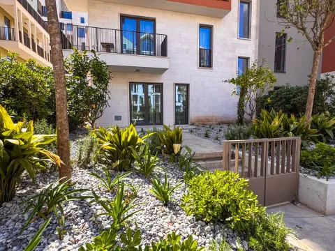 Sale, one bedroom apartment, 106m², Porto Montenegro, Tivat - image 5