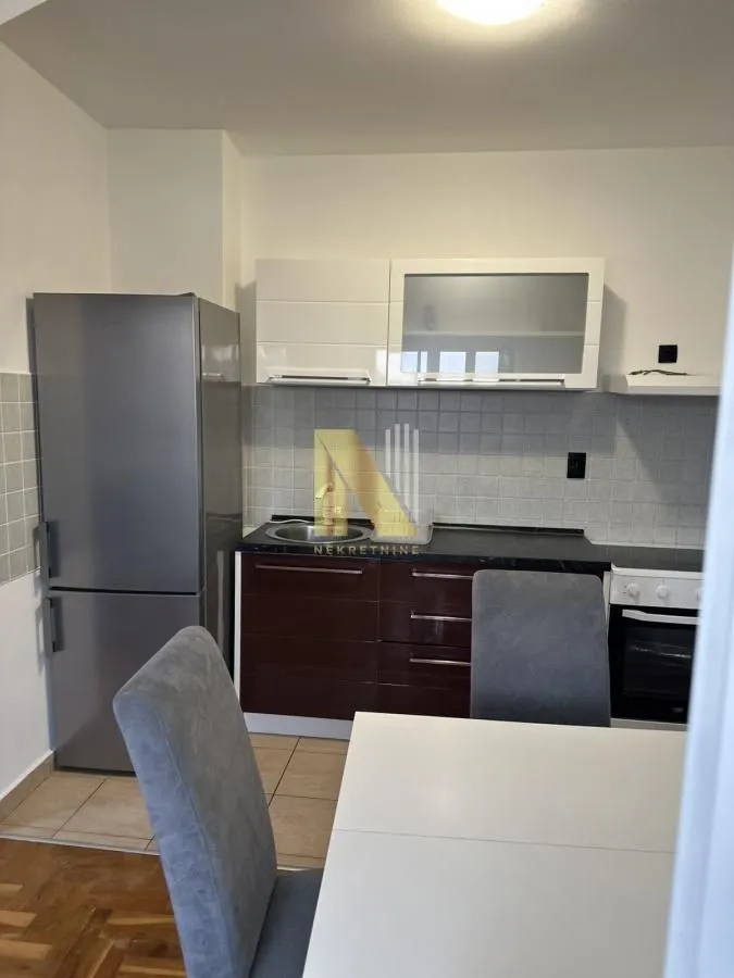 Prodaja, dvosoban stan, 43m², Sajmište, Novi Sad