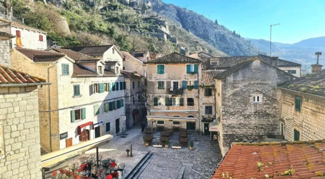 Sale, two bedroom apartment, 78m², Stari Grad Kotor, Kotor