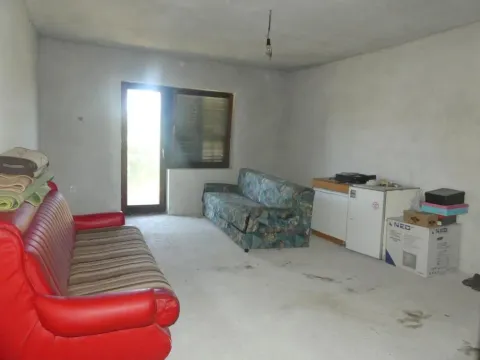 Prodaja, kuća, 250m², Kolonija, Jagodina - image 13