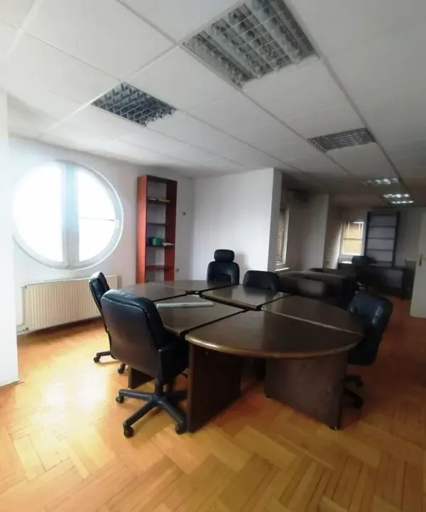 Izdavanje, poslovni prostor, 165m², Crveni Krst, Niš