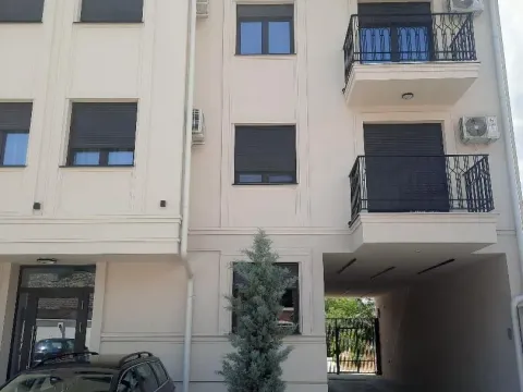 Prodaja, dvosoban stan, 50m², Sremska Mitrovica, Srbija - image 1