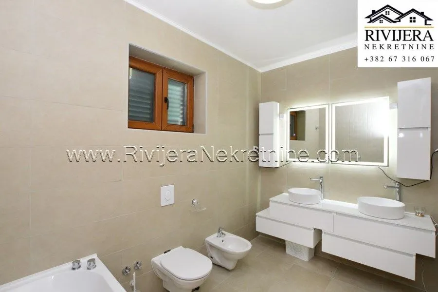 Prodaja, kuća, 223m², Žvinje, Herceg Novi