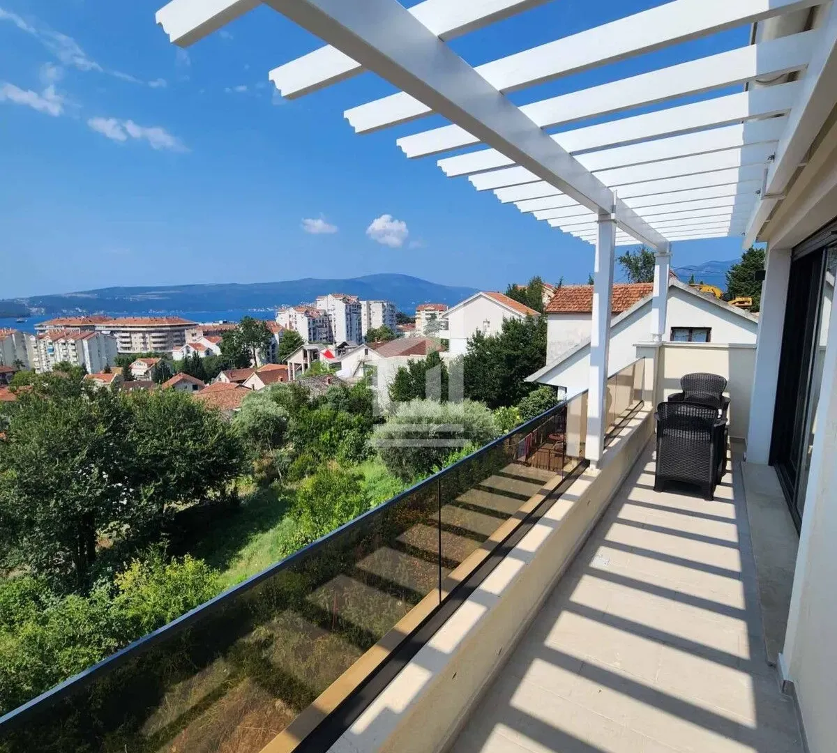 Izdavanje, stan, 45m², Tivat, Crna Gora
