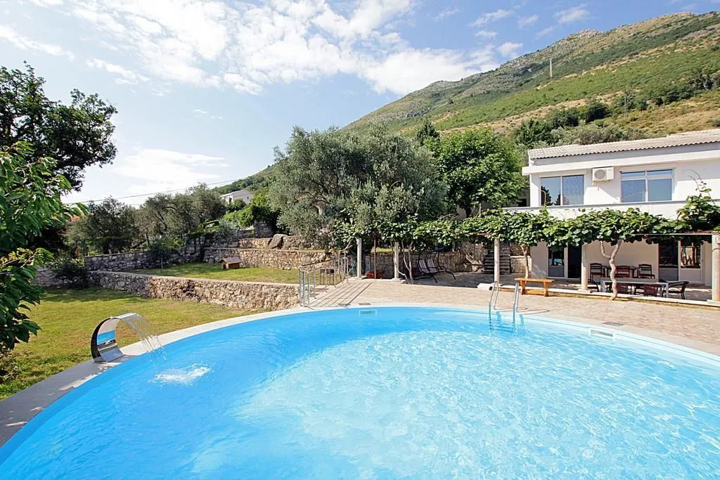 Sale, house, 170m², Reževići, Budva