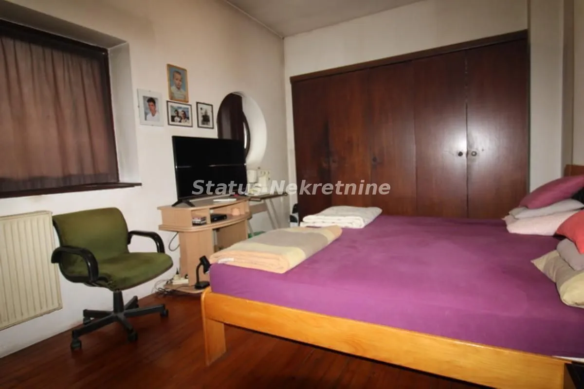Prodaja, kuća, 330m², Čenej, Novi Sad Sve Podlokacije