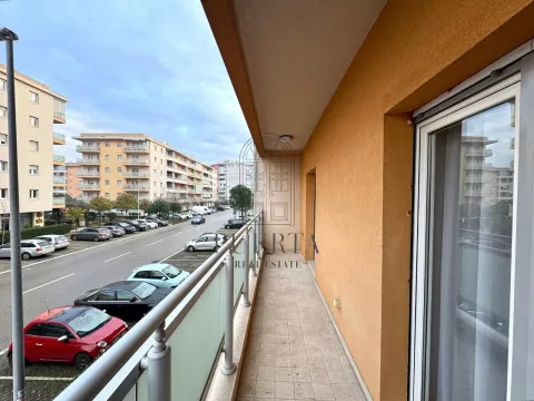 Izdavanje, jednosoban stan, 54m², City Kvart, Podgorica - image 10