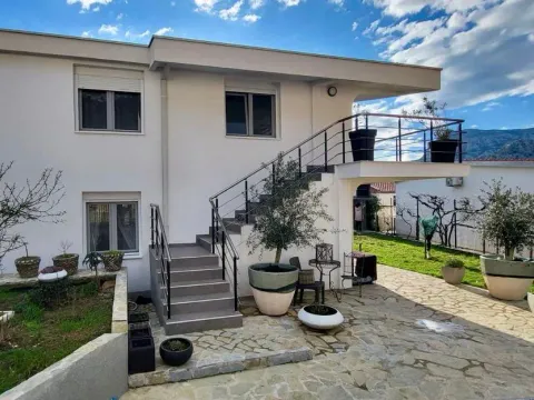 Prodaja, trosoban stan, 160m², Sutomore, Bar - image 1