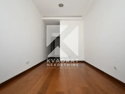 Izdavanje, četvorosoban stan, 230m², Kruševac, Podgorica - image 15