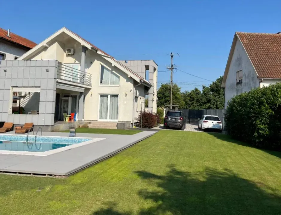 Prodaja, kuća, 342m², Stari Banovci, Stara Pazova