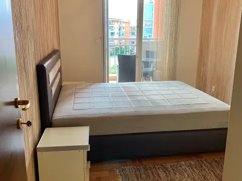 Izdavanje, jednosoban stan, 50m², City Kvart, Podgorica - image 9