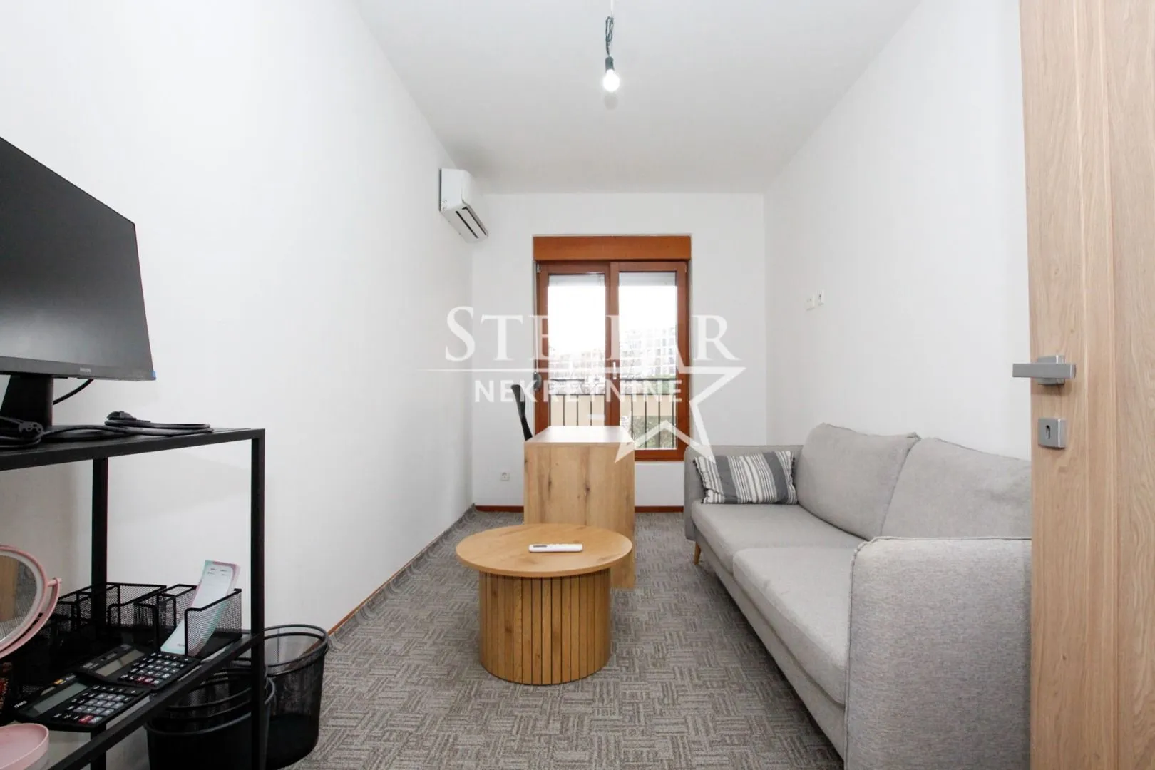 Rent, office space, 70m², Master Kvart, Podgorica