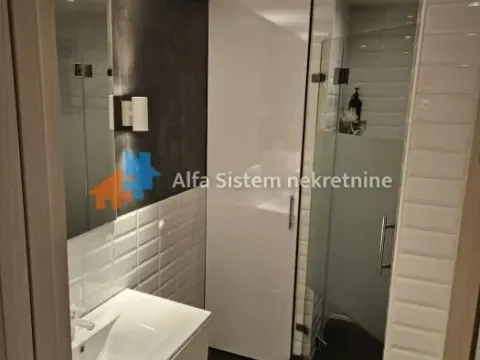 Izdavanje, trosoban stan, 70m², Stari Grad, Beograd - image 14