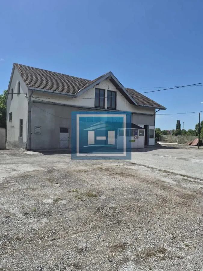 Rent, office space, 360m², Zmič, Paraćin