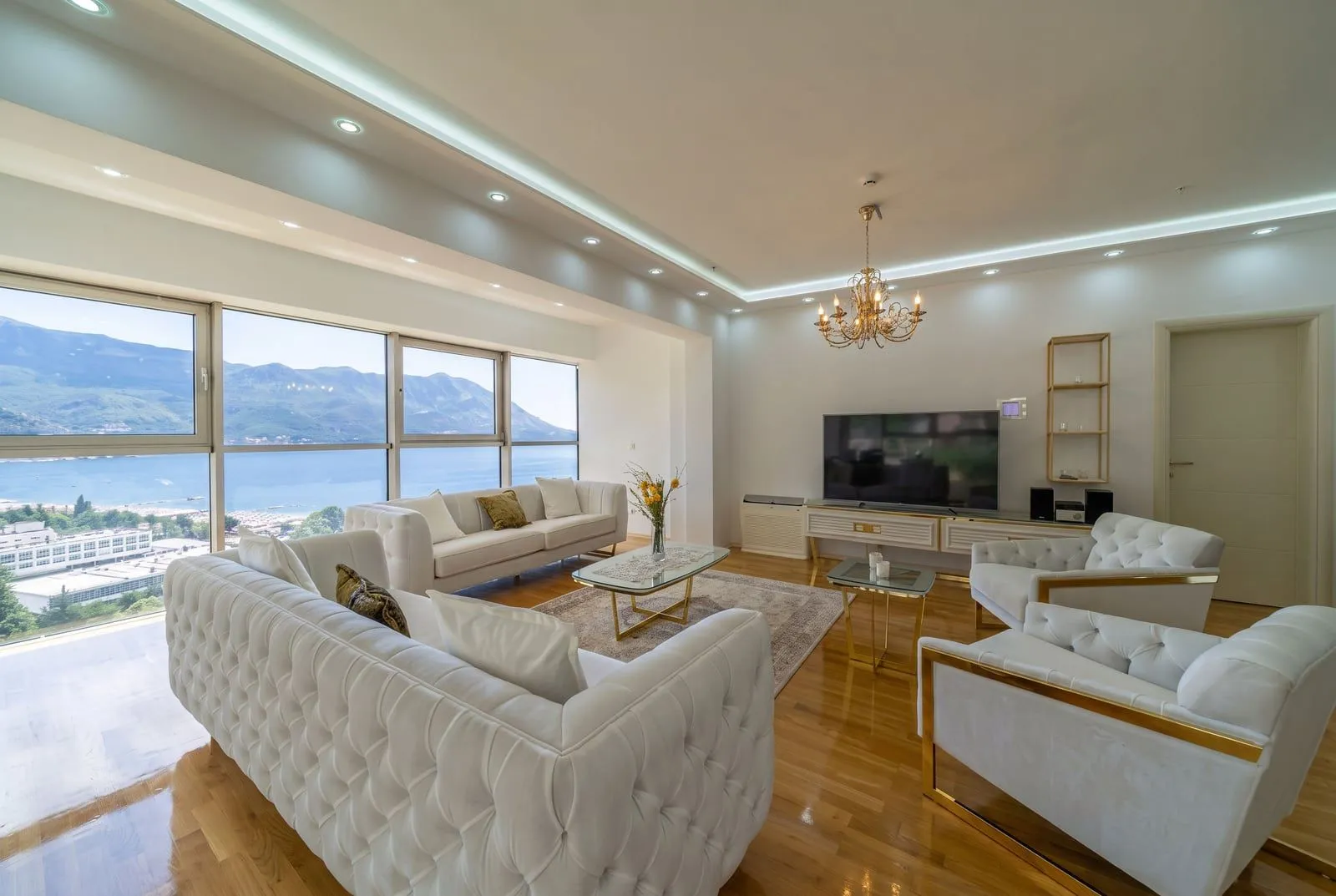 Rent, four bedroom apartment, 130m², Budva, Crna Gora