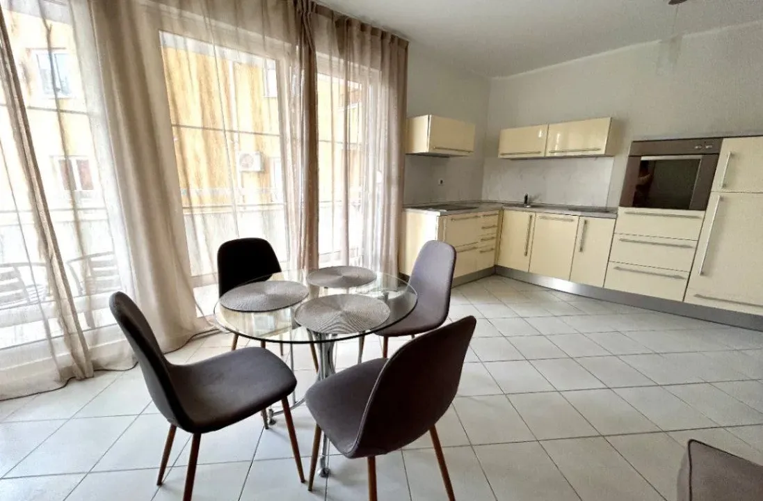 Izdavanje, dvosoban stan, 72m², Rafailovići, Budva