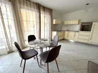 Izdavanje, dvosoban stan, 72m², Rafailovići, Budva - image 1