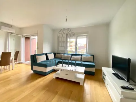 Izdavanje, garsonjera, 33m², Centar, Podgorica - image 10