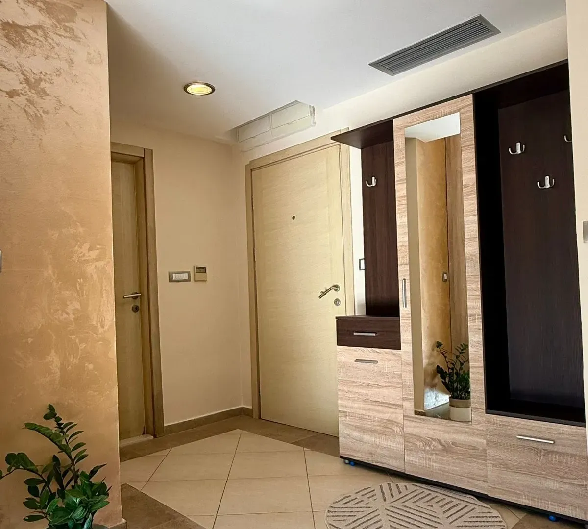 Prodaja, jednosoban stan, 74m², Dobrota, Kotor