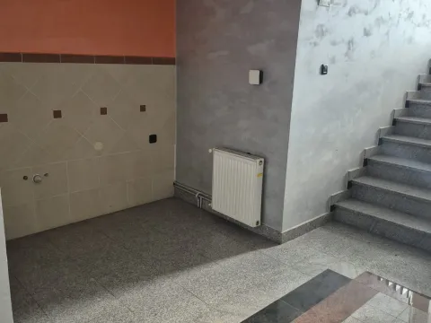 Sale, house, 850m², Krnjaca, Palilula Sve Podlokacije - image 9