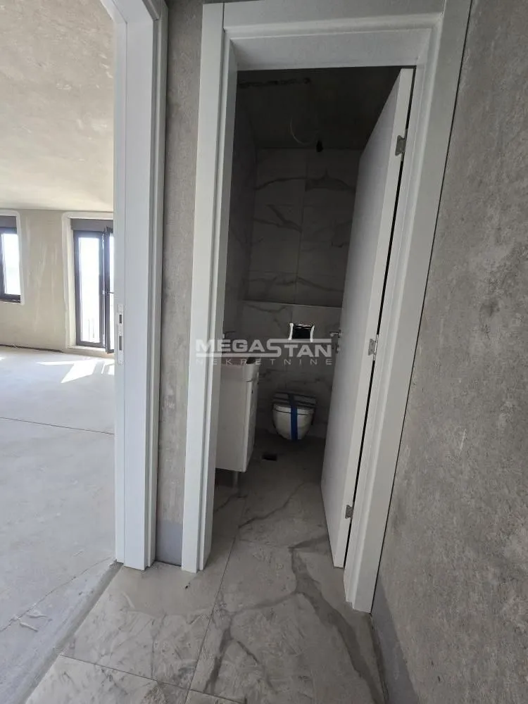 Sale, office space, 245m², Šumice, Beograd