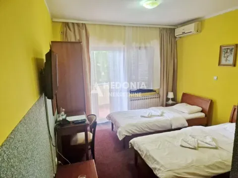 Prodaja, ugostiteljski objekat, 480m², Centar, Stara Pazova - image 6
