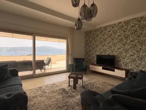 Rent, two bedroom apartment, 100m², Tivat, Crna Gora - image 5