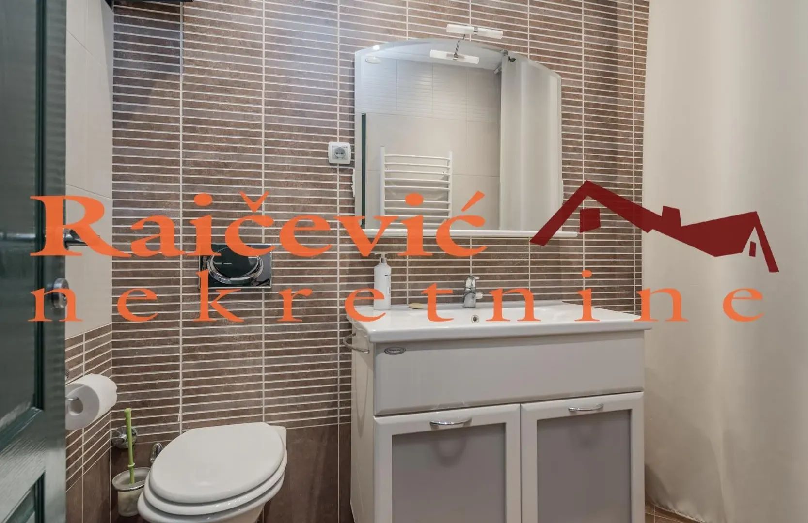 Izdavanje, poslovni prostor, 152m², Voždovac Sve Podlokacije, Beograd