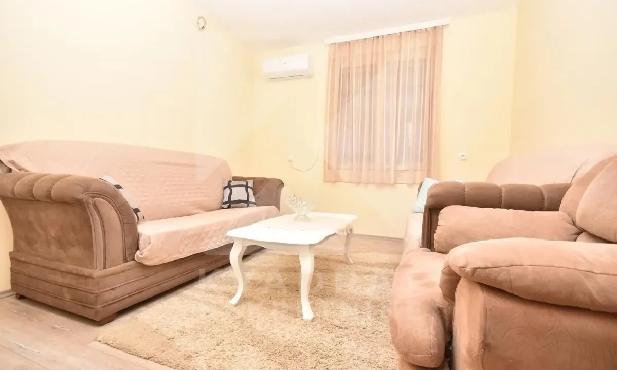 Izdavanje, dvosoban stan, 65m², Dalmatinska ulica, Podgorica