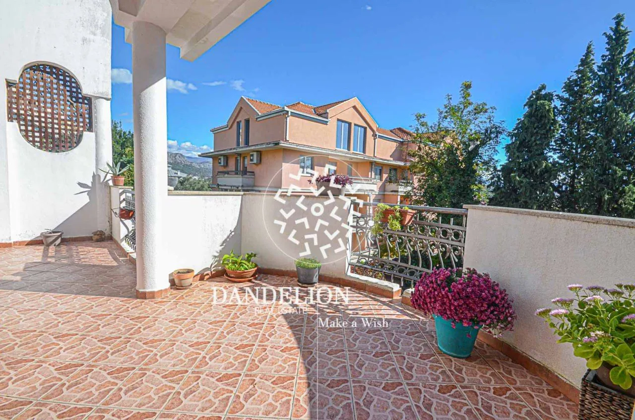 Izdavanje, stan, 300m², Gorica C, Podgorica