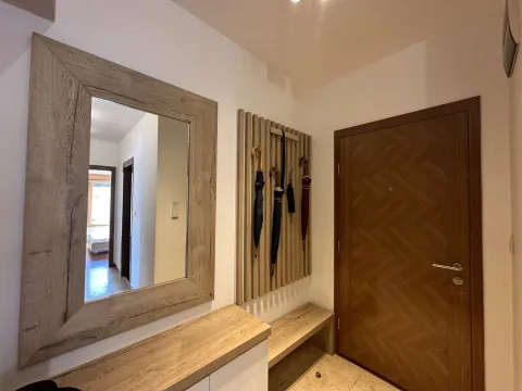 Izdavanje, dvosoban stan, 65m², Centar, Podgorica - image 9