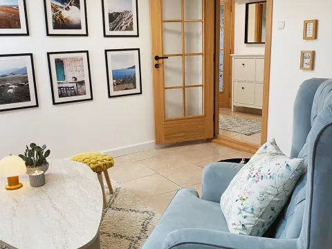 Izdavanje, dvosoban stan, 76m², Centar, Podgorica