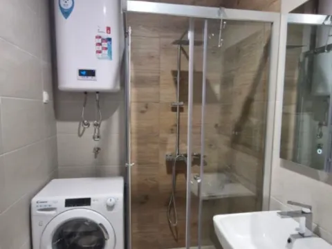 Izdavanje, jednosoban stan, 45m², Pobrežje, Podgorica - image 11