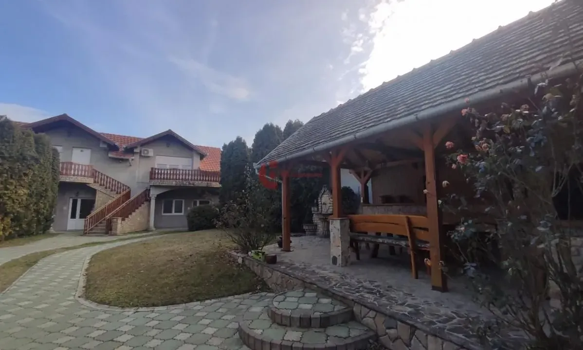 Sale, house, 630m², Gat, Subotica